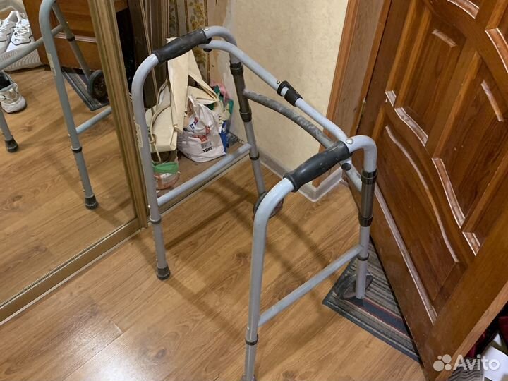 Ходунки для взрослых на колесах