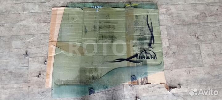 Стекло двери левой MAN TGA 2005 81626450032