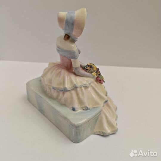 Статуэтка фарфоровая Daydreams от Royal Doulton