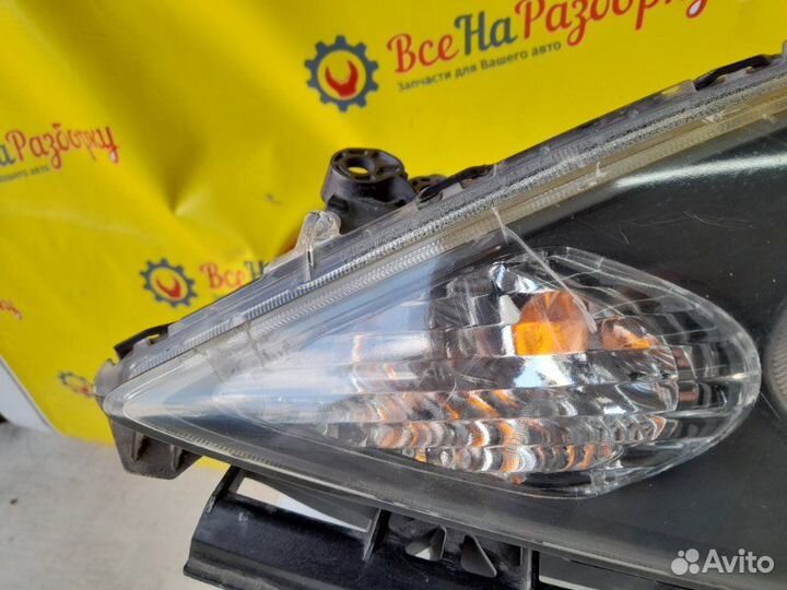 Фара передняя левая Honda Fit