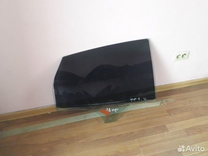 Стекло двери заднее правое Ford Focus 3