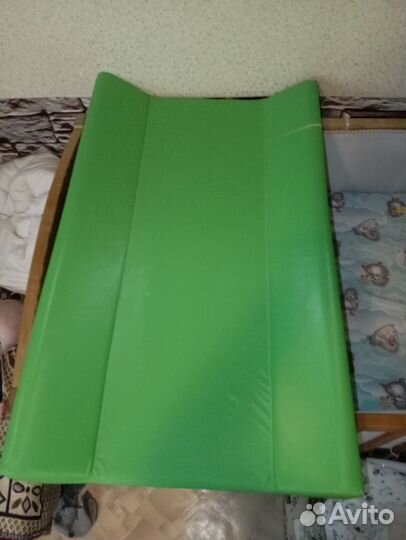 Пеленальная доска на кроватку