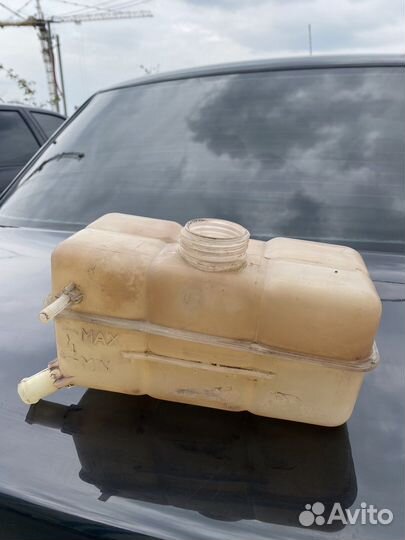 Расширительный бачок системы охлаждения приора