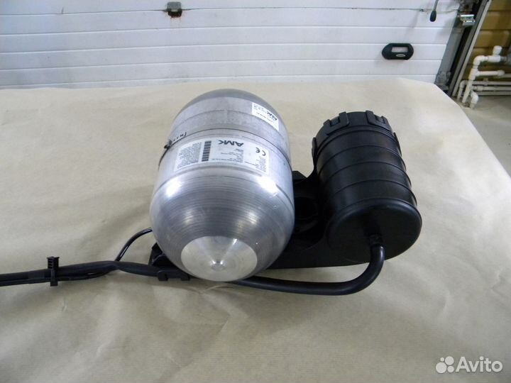 Ресивер пневмоподвески Jaguar XJ Long 351