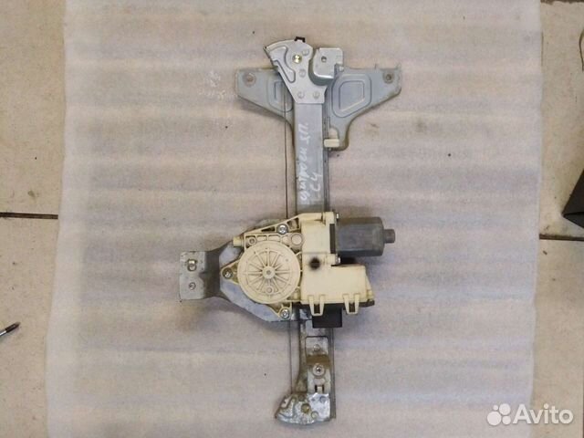 Стекло подъёмник Citroen с4