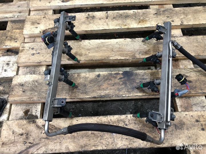 Топливная рампа Bmw 6 E63 N62B44 2004