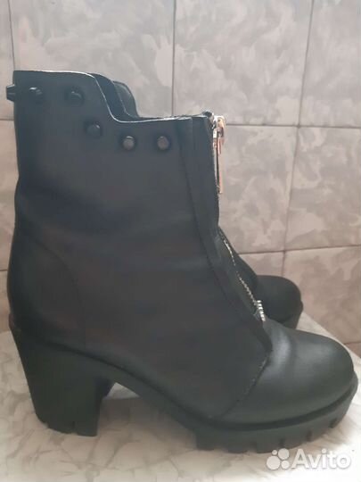 Ботинки женские