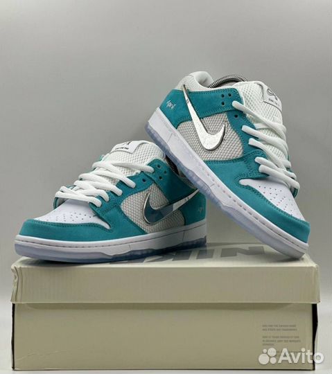 Кроссовки женские Nike SB Dunk Low