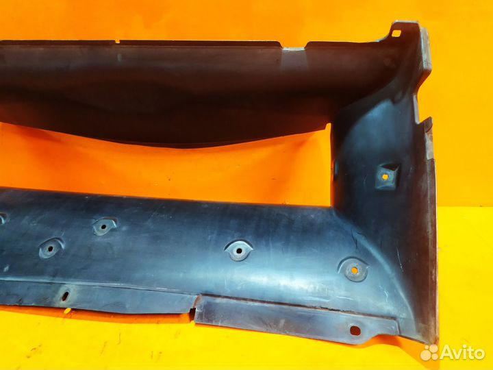 Воздуховод радиатора Porsche Panamera 970