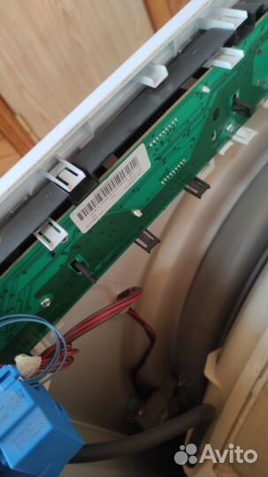 Стиральная машина Hotpoint Ariston на запчасти