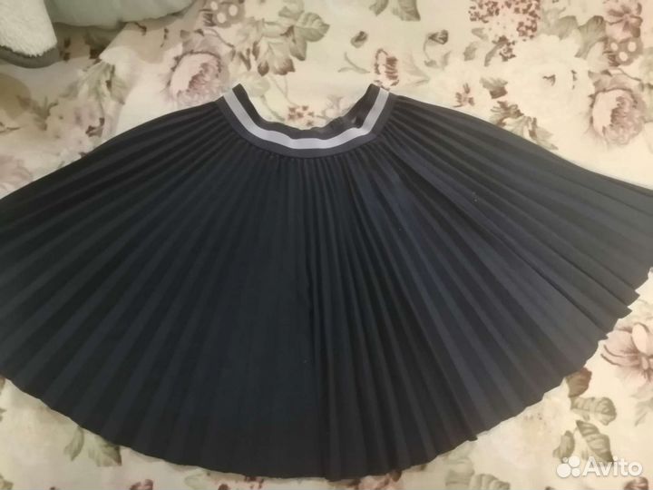 Юбка школьная синяя, блузка голубая Zara