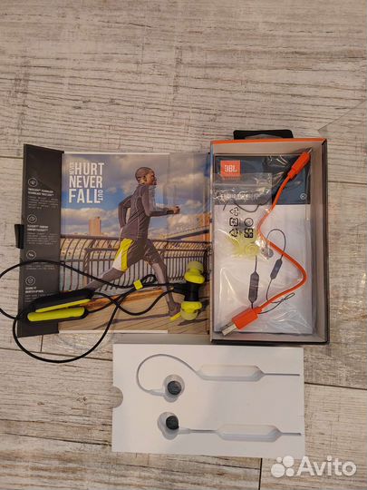 Беспроводные наушники JBL Endurance Run bt