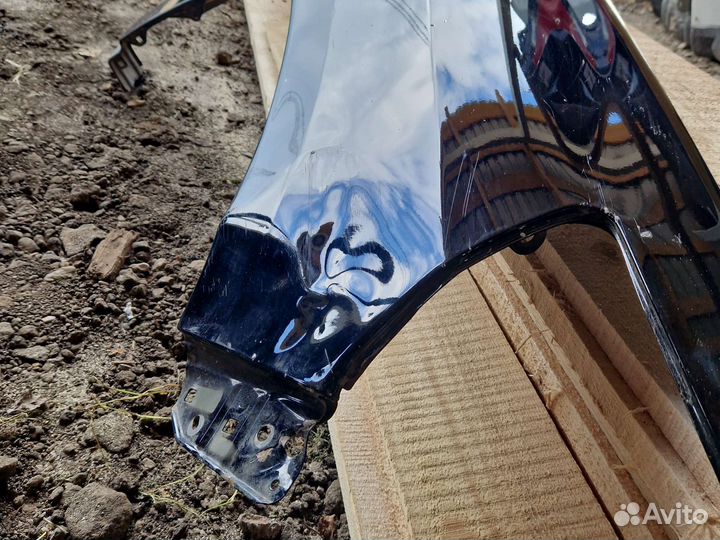 Переднее правое крыло toyota land cruiser 200