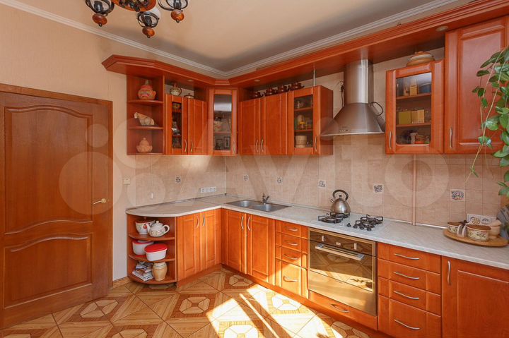 4-к. квартира, 158 м², 3/4 эт.