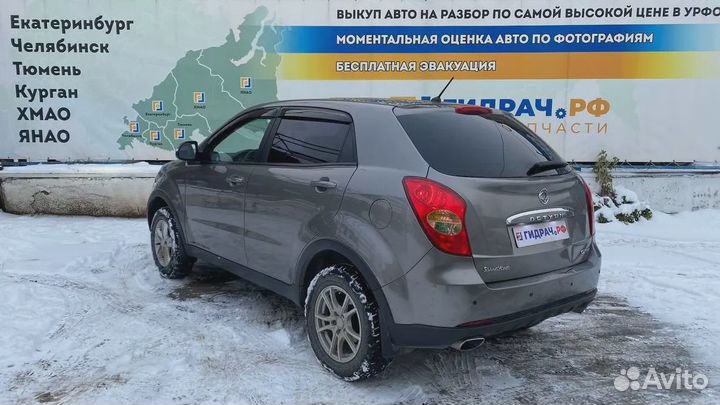 Элемент передней панели левый SsangYong Action 571