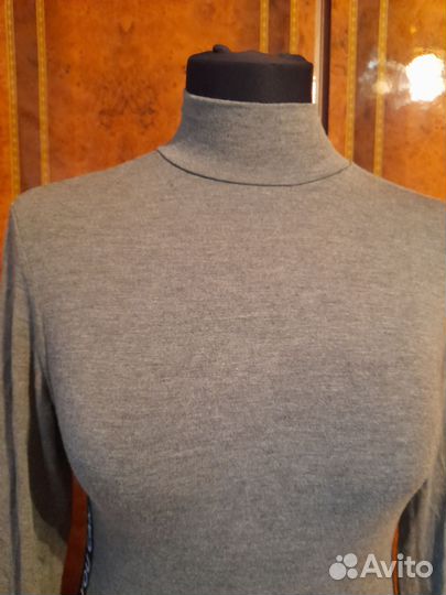 Платье в пол с вырезом на спине и разрезами 42 р