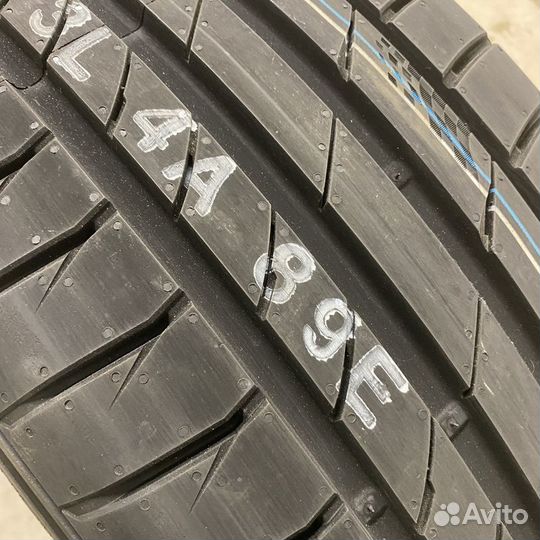 Kumho Ecsta PS71 255/40 R21 102Y