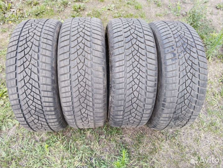 Goodyear UltraGrip Performance Gen-1 225/50 R18 99V