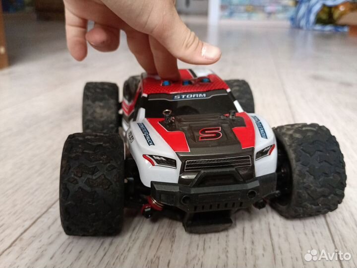 Внедорожник на пульте управления