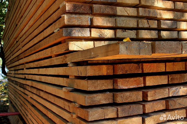 Доставка досок из лиственницы 100x100 мм