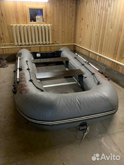 Продам лодку с мотором