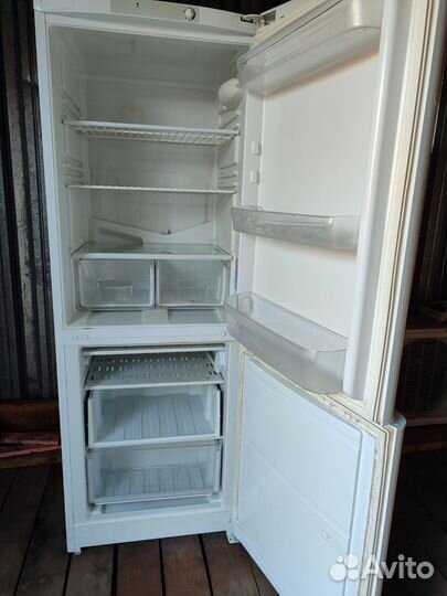 Холодильник indesit