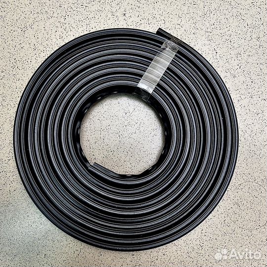 Замок окантовка уплотнитель стекла нива 2107