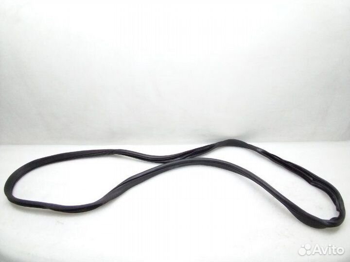 Уплотнитель двери передний левый Land Rover