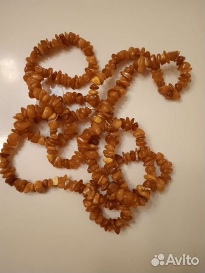 Бусы из необработанного янтаря