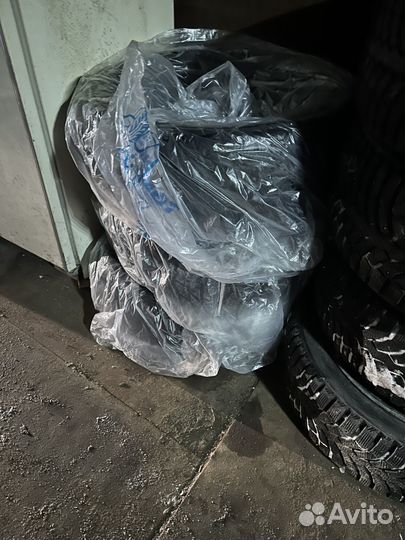 Nokian Tyres Hakkapeliitta R3 215/50 R17