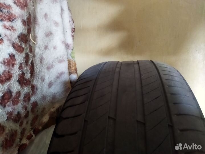 Bridgestone Alenza 001 225/50 R17