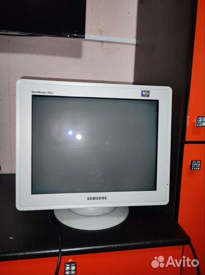 Монитор samsung