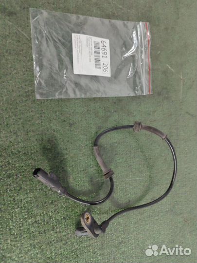 Датчик ABS задний правый Nissan Note E11 HR15DE