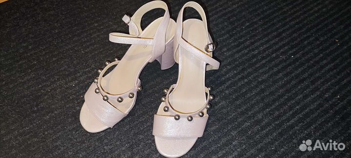 Босоножки 37