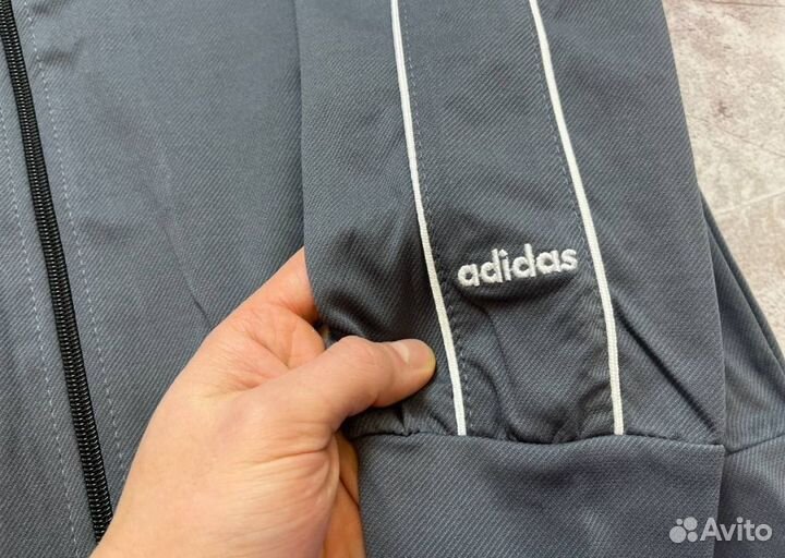 Спортивные костюмы Adidas легкие