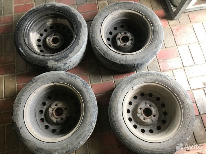 Диски R 15 штампы на Nissan Almera