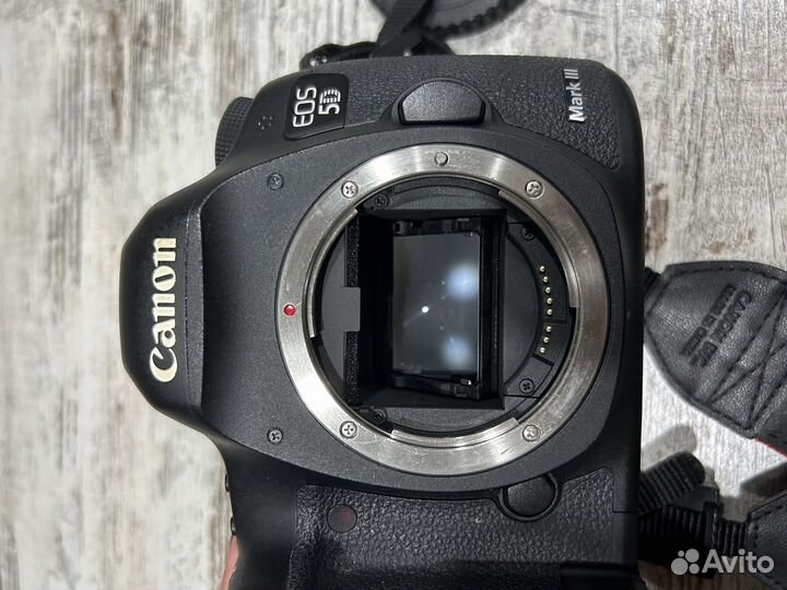 Зеркальный фотоаппарат canon 5D mark iii