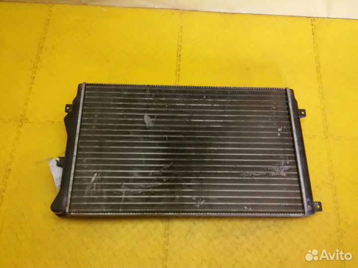 Радиатор основной Passat (B6)