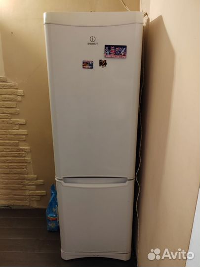 Холодильник indesit