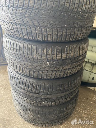 Michelin X-Ice XI3 245/50 R18