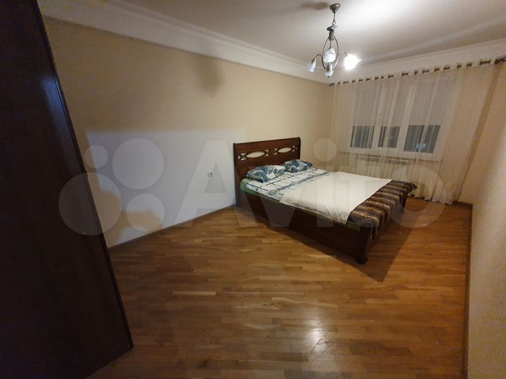 2-к. квартира, 77 м², 6/9 эт.