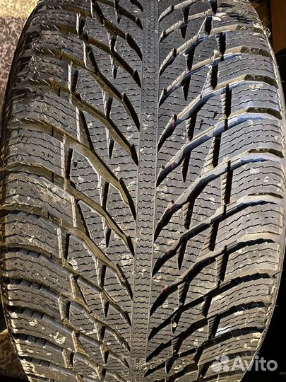 Nokian Tyres Hakkapeliitta R3 SUV 275/45 R21 и 315/40 R21