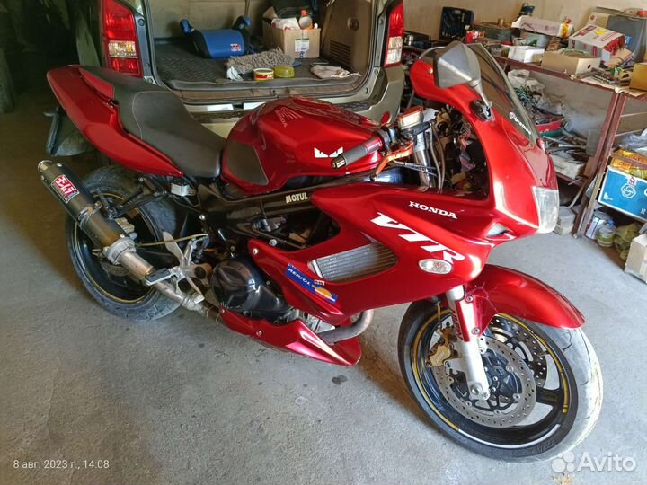 Honda VTR1000f Firestorm