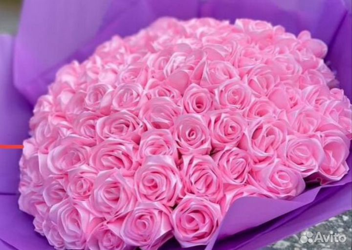 Розы из атласных лент