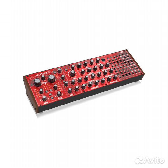 Аналоговый синтезатор behringer neutron