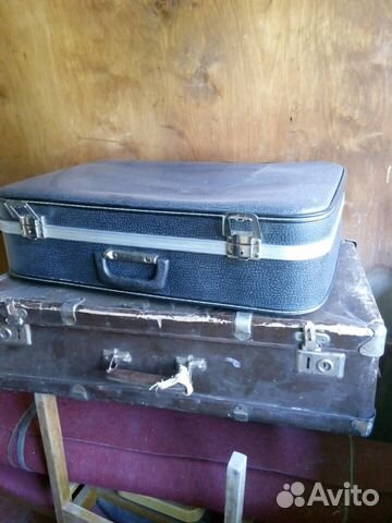 Чемодан старый