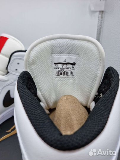 Кроссовки nike air jordan 1 mid