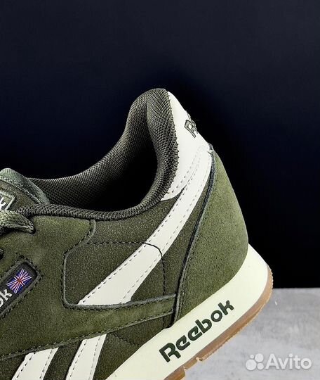 Новые кроссовки Reebok classic
