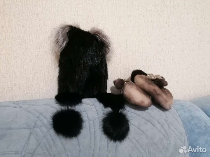 Шапка для девочки и варежки (мех)