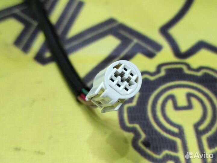 Зеркало заднего вида переднее правое Toyota